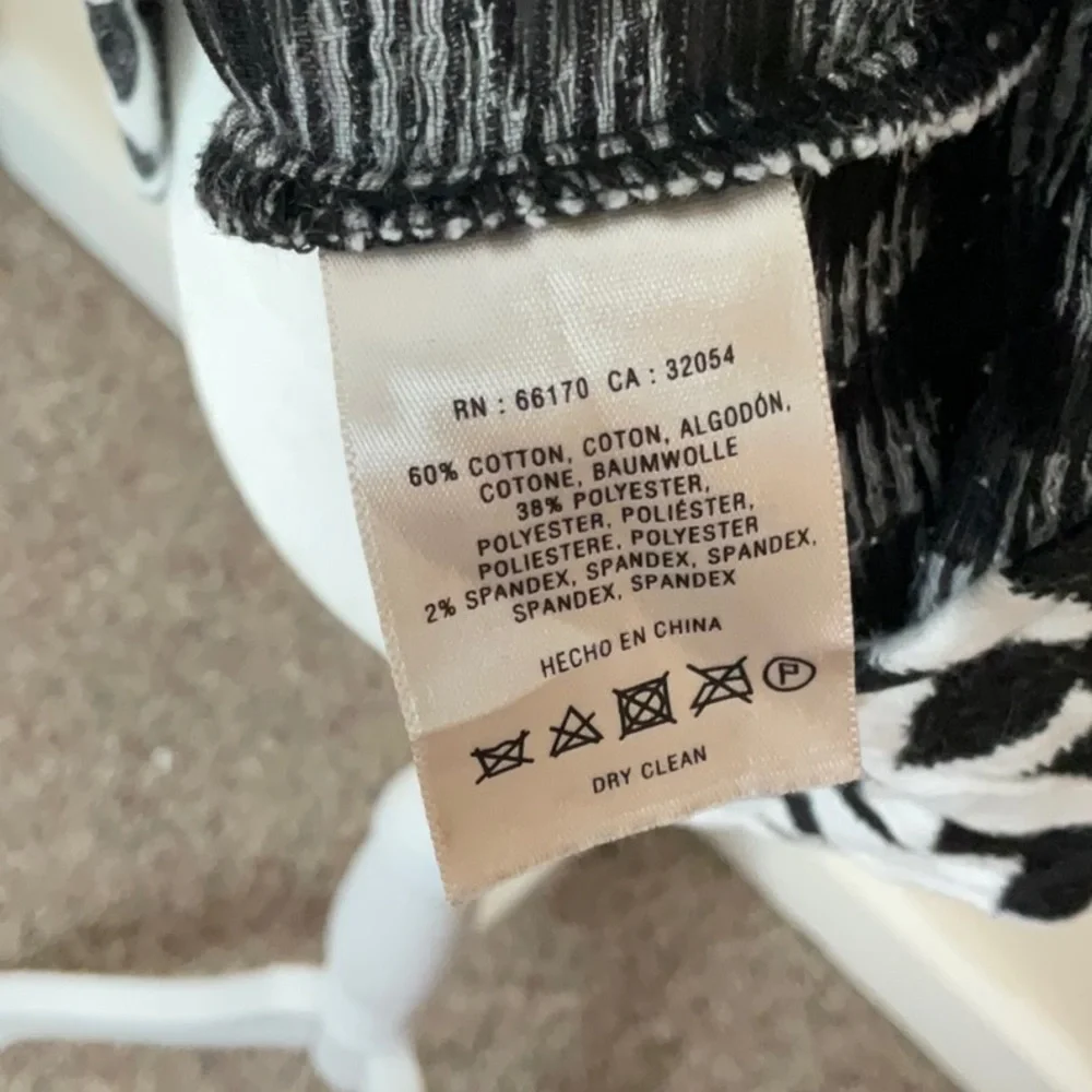 Anthropologie Black and White Patterned Short Sleeve Top - Picture 6 of 8